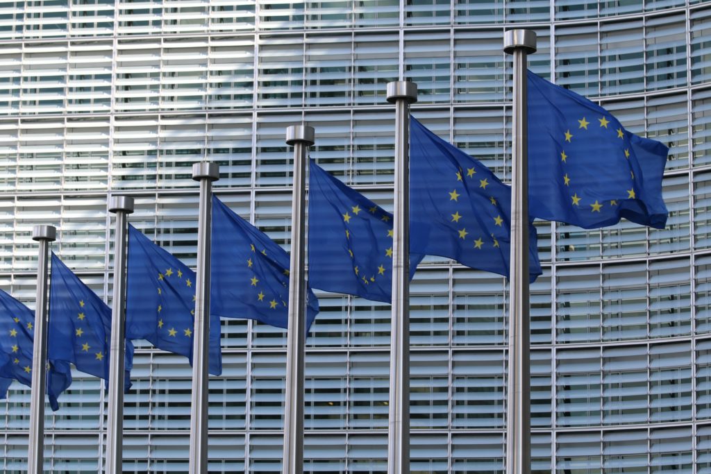 A Comissão Europeia quer investir em fábricas de semicondutores.